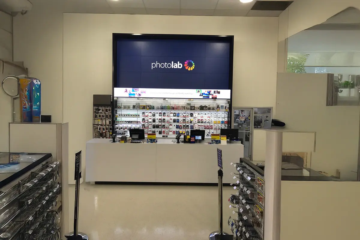 LONDON_DRUGS_01